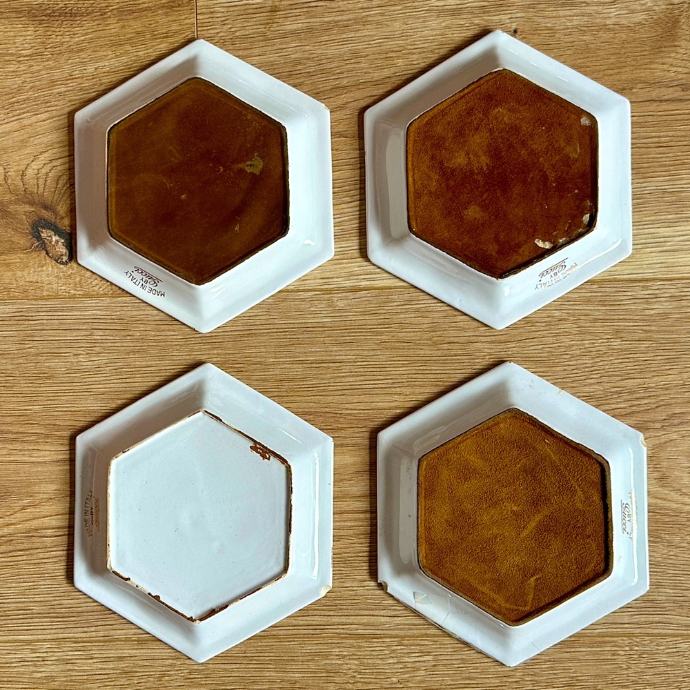 RARE Vintage 1970s Gucci Horsebit Porcelain Hexagon 4 Plate Set in Leather Case - Picture 5 of 17